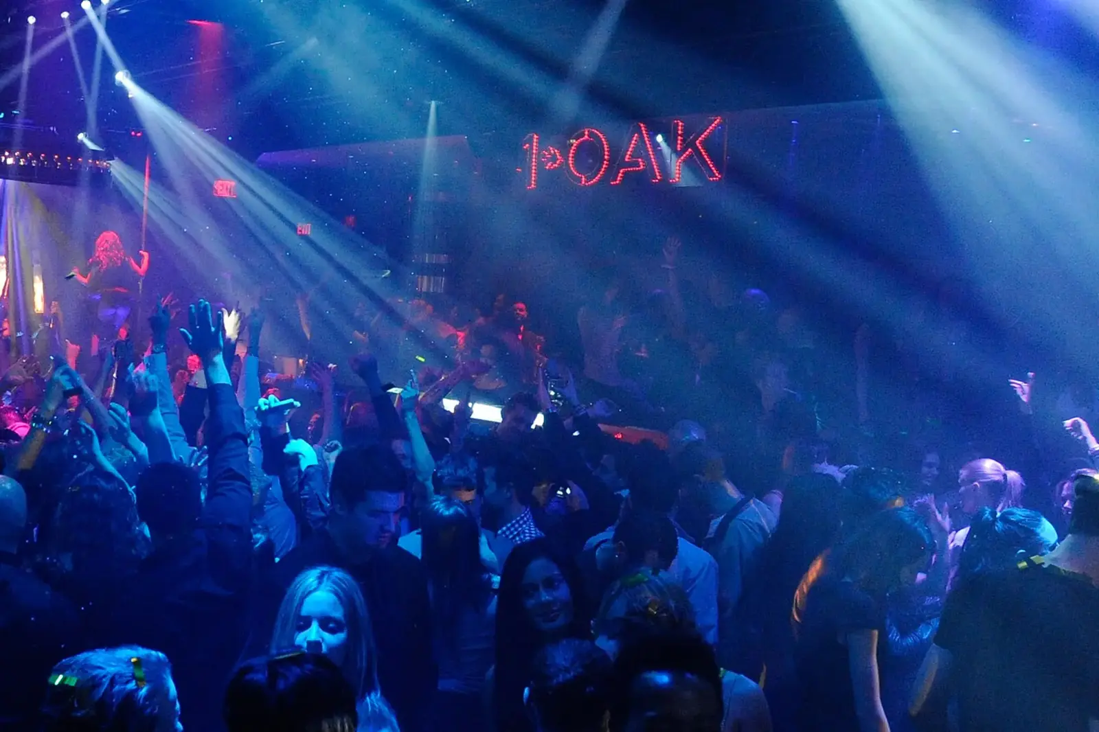 1-oak-dubai-nightclub