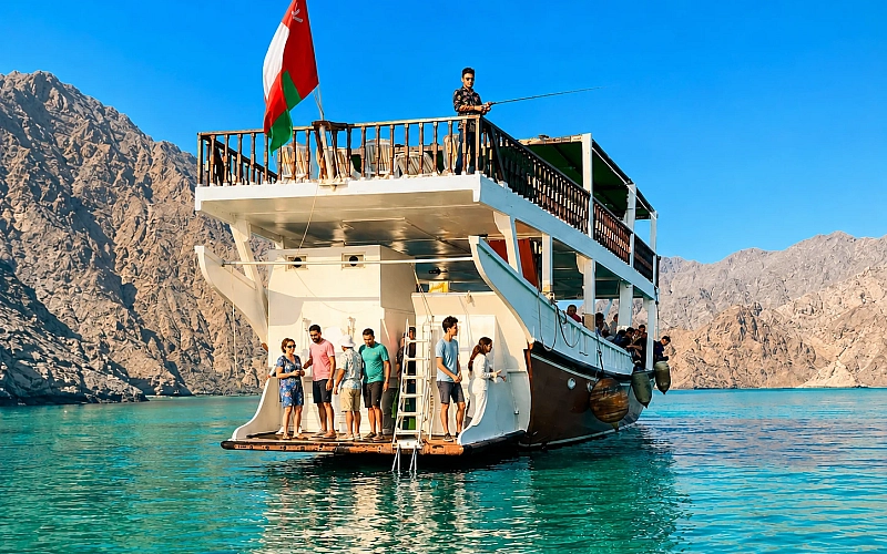 musandam dibba oman dhow cruise