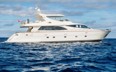 90 ft private yacht hire yacht in dubai