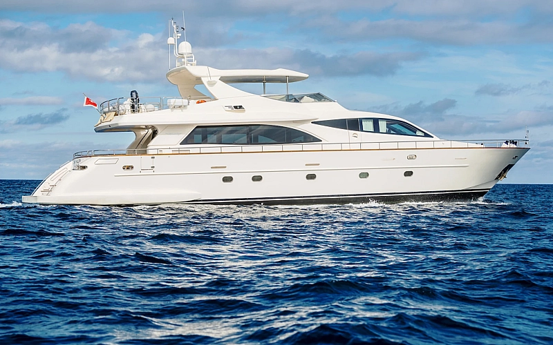 90 ft private yacht hire yacht in dubai