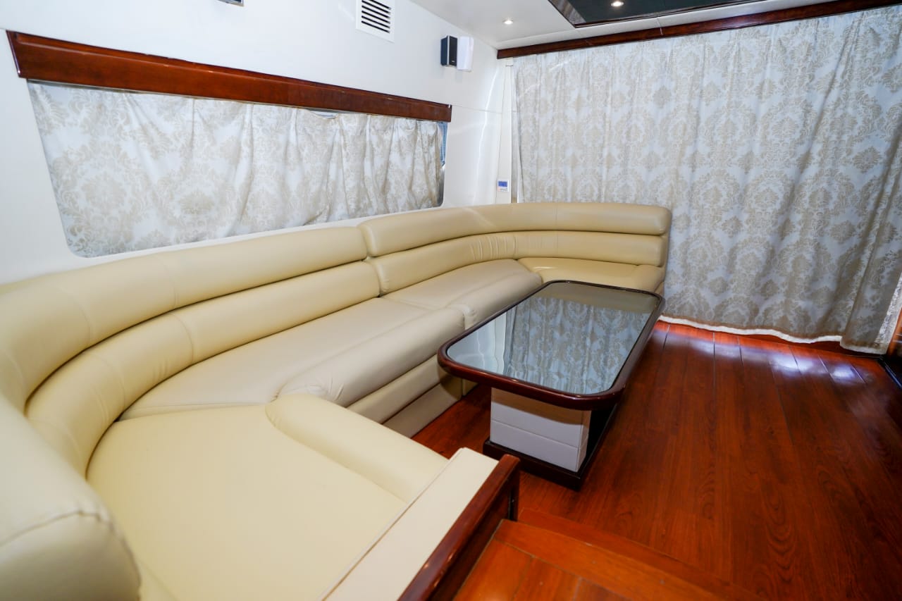 Dubai Yacht Tour